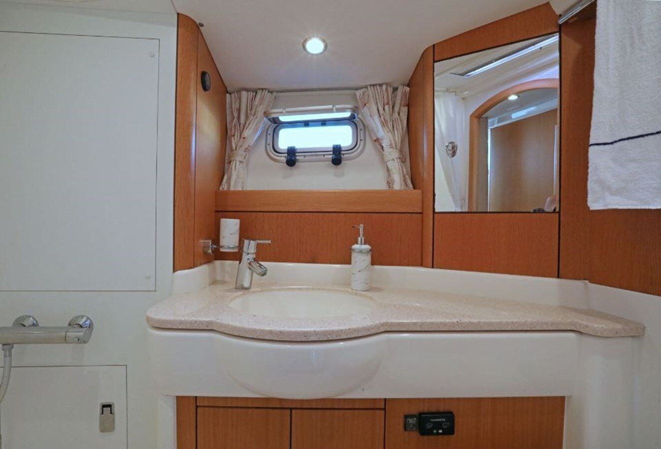 2009-oyster-marine-ltd-53-11-d5a71c