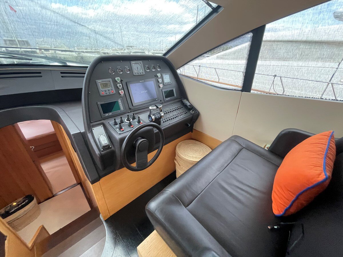 2009-pershing-65-8-a716e6