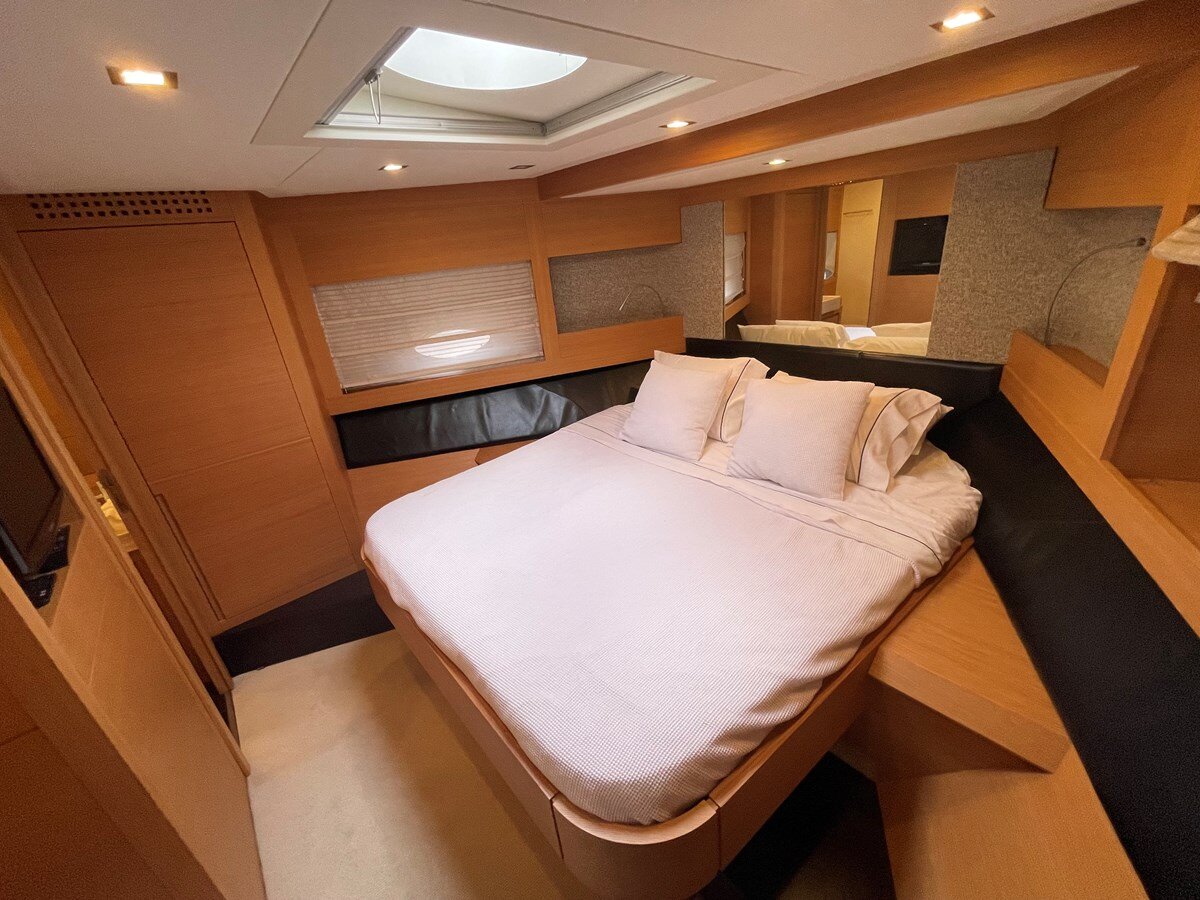 2009-pershing-65-8-a716e6