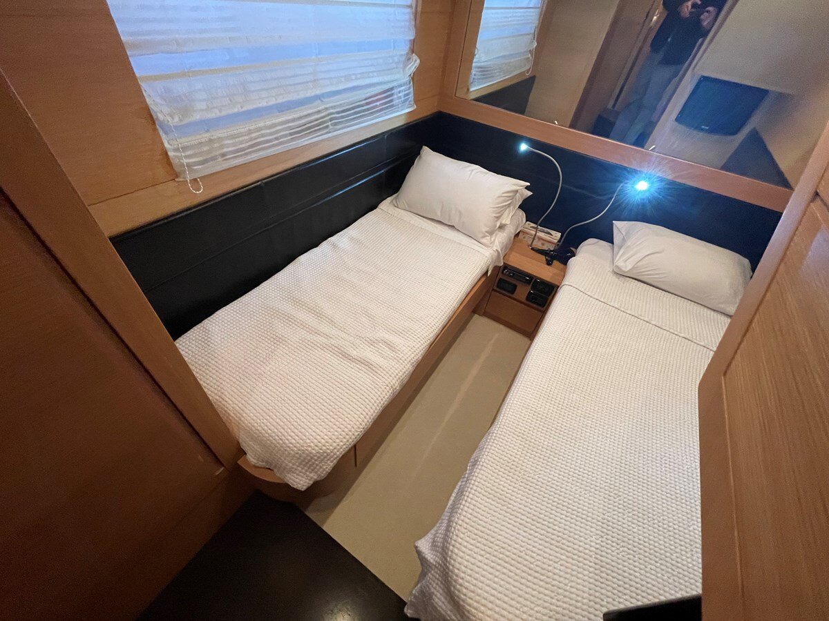 2009-pershing-65-8-a716e6