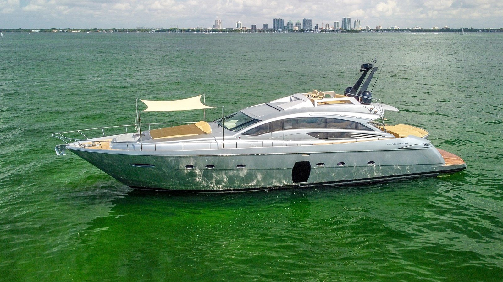 2009-pershing-72-d20ab2
