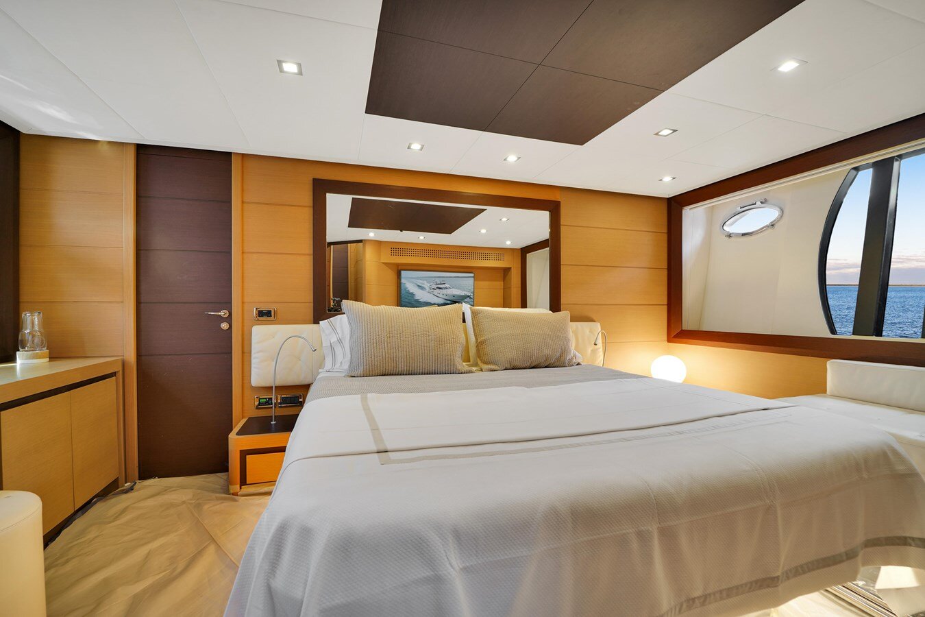 2009-pershing-72-d20ab2