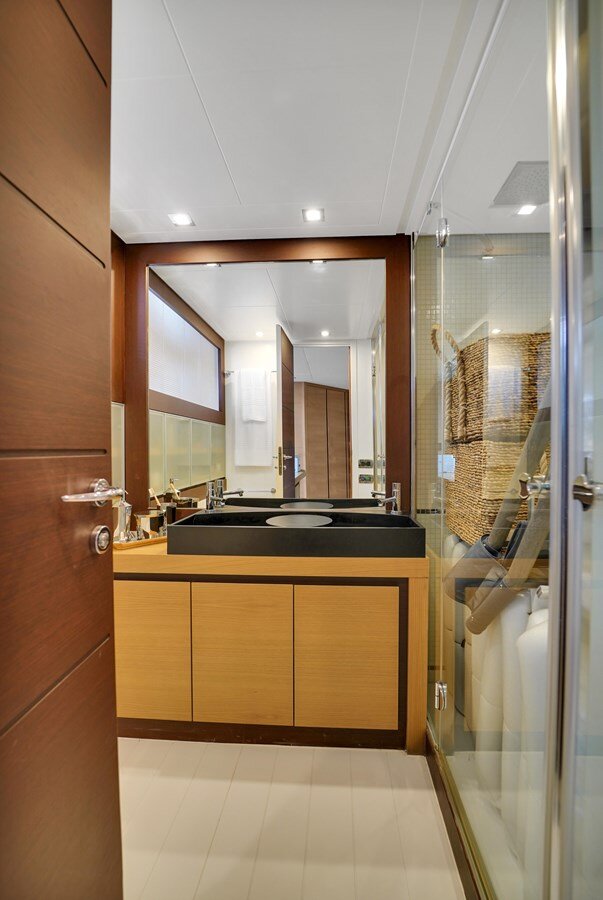 2009-pershing-72-d20ab2