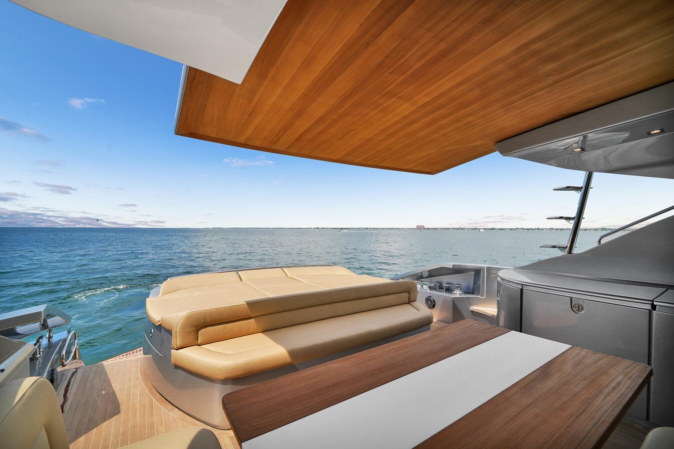 2009-pershing-72-d20ab2