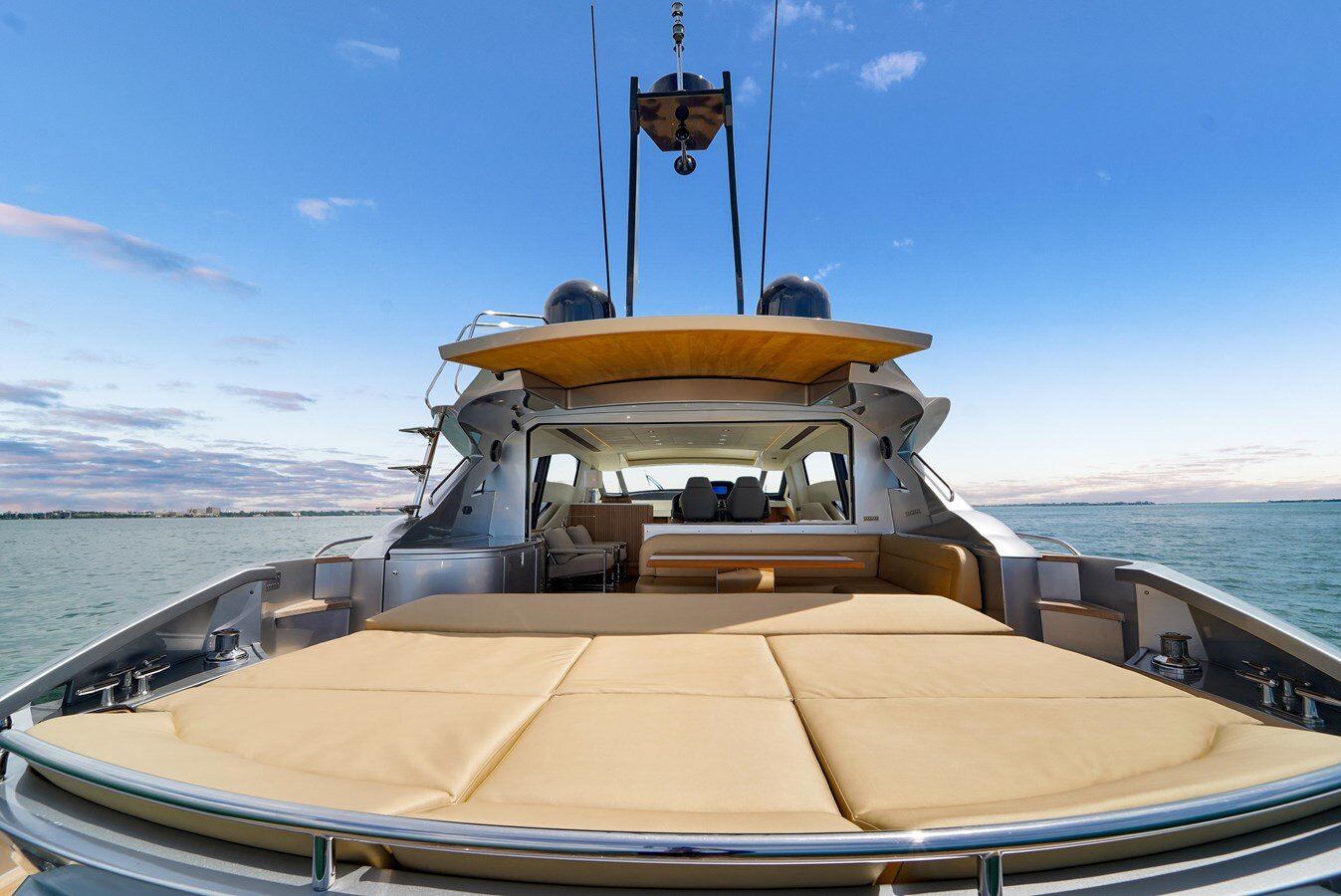 2009-pershing-72-d20ab2