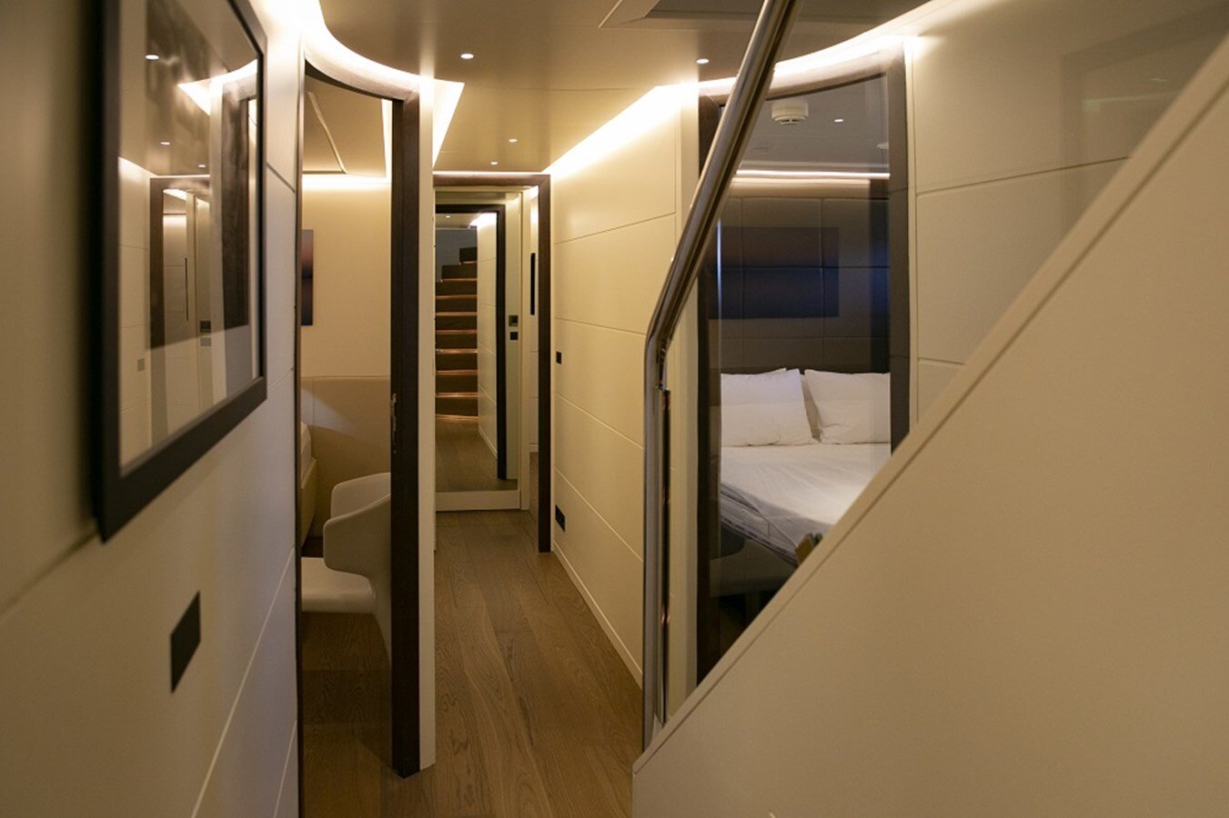 2009-posillipo-120-1-f4f8f9