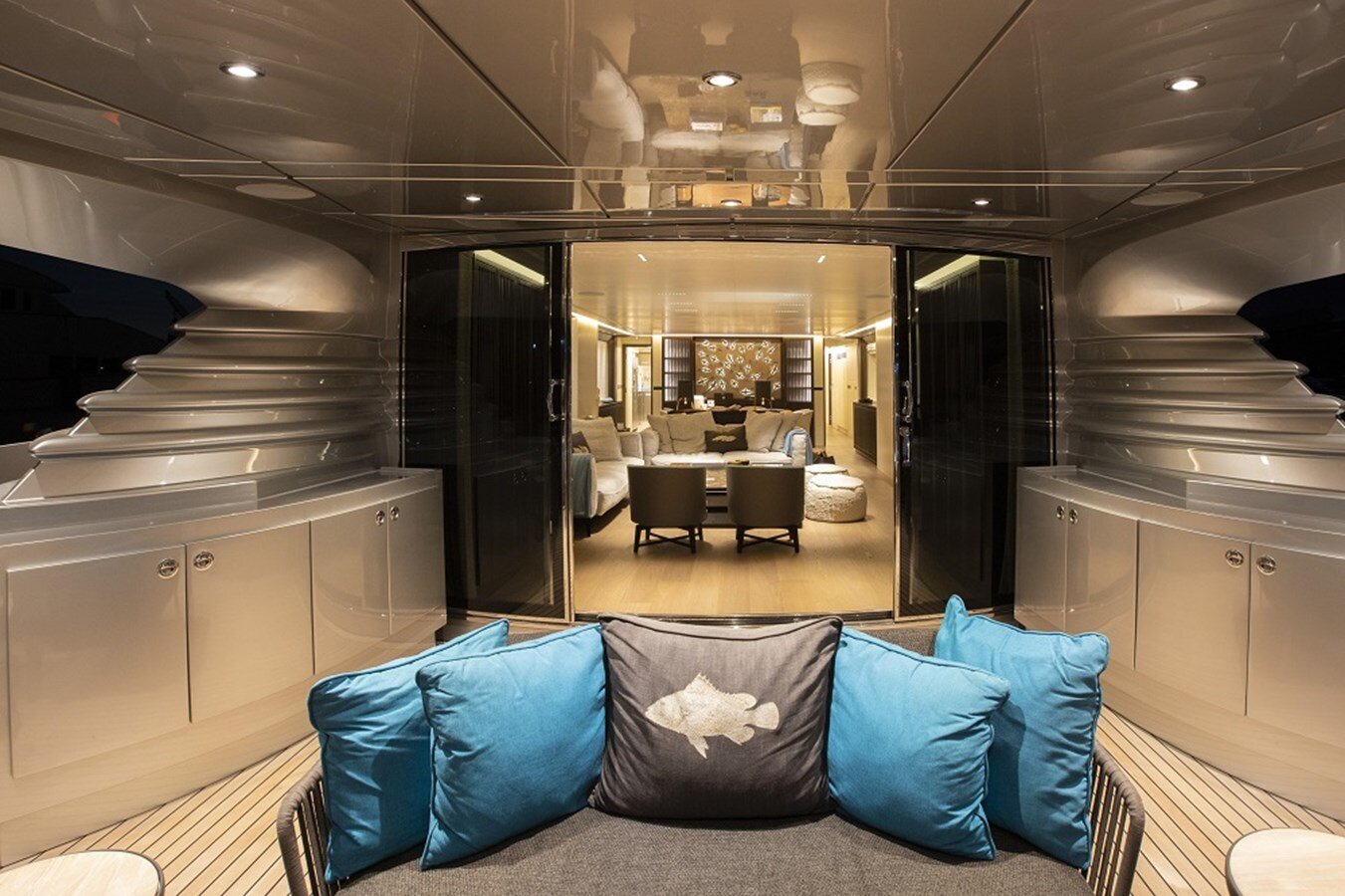 2009-posillipo-120-1-f4f8f9