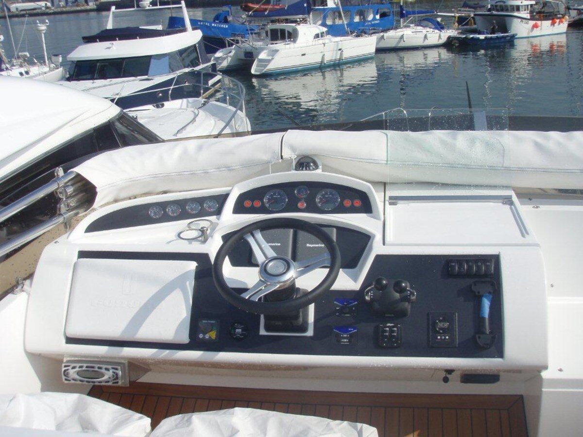 2009-princess-yachts-54-6-013c23