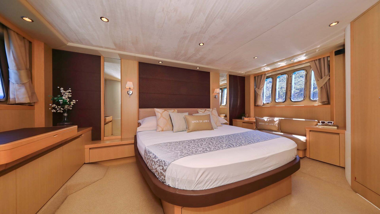 2009 PRINCESS YACHTS 66' 9