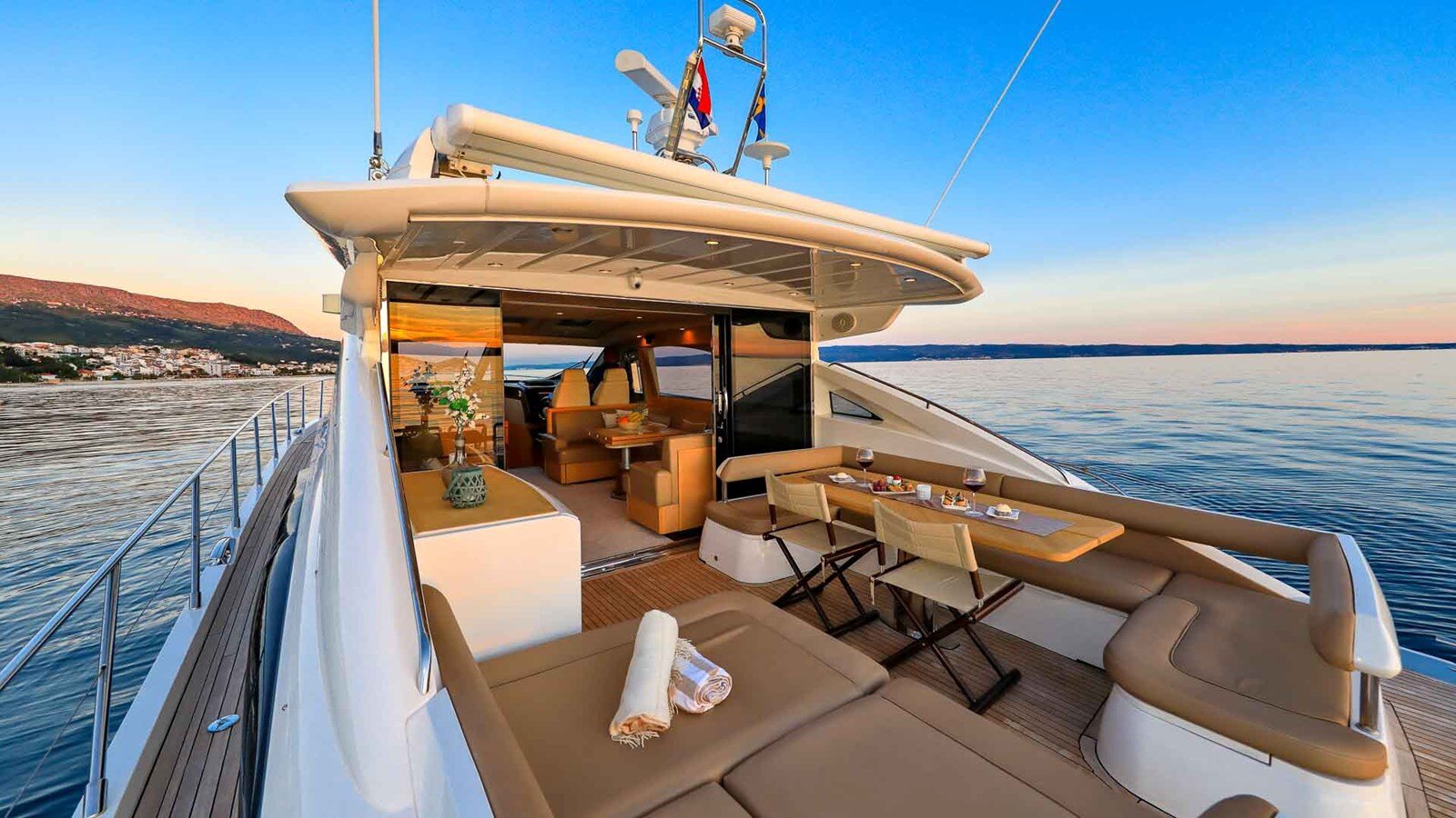 2009 PRINCESS YACHTS 66' 9