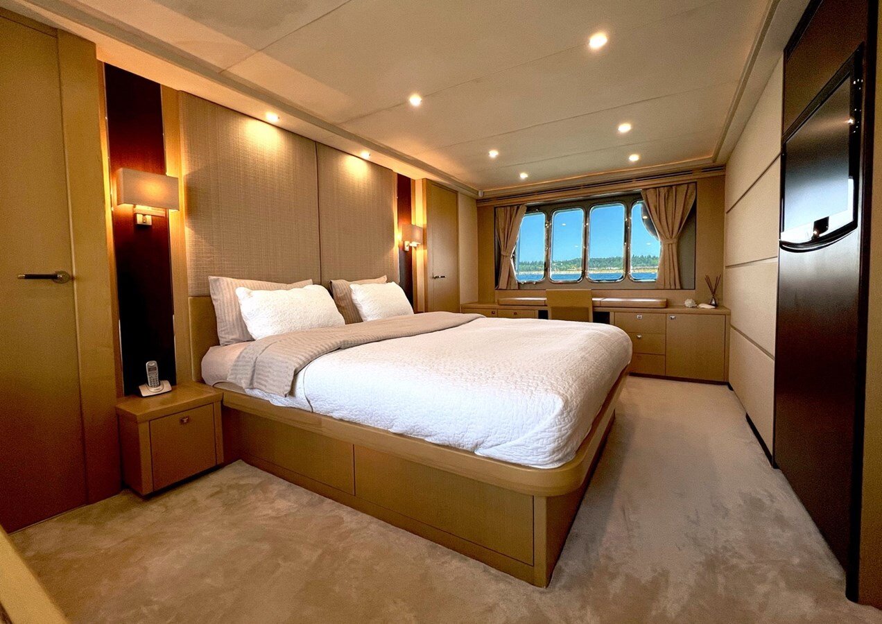 2009 PRINCESS YACHTS 85' 4