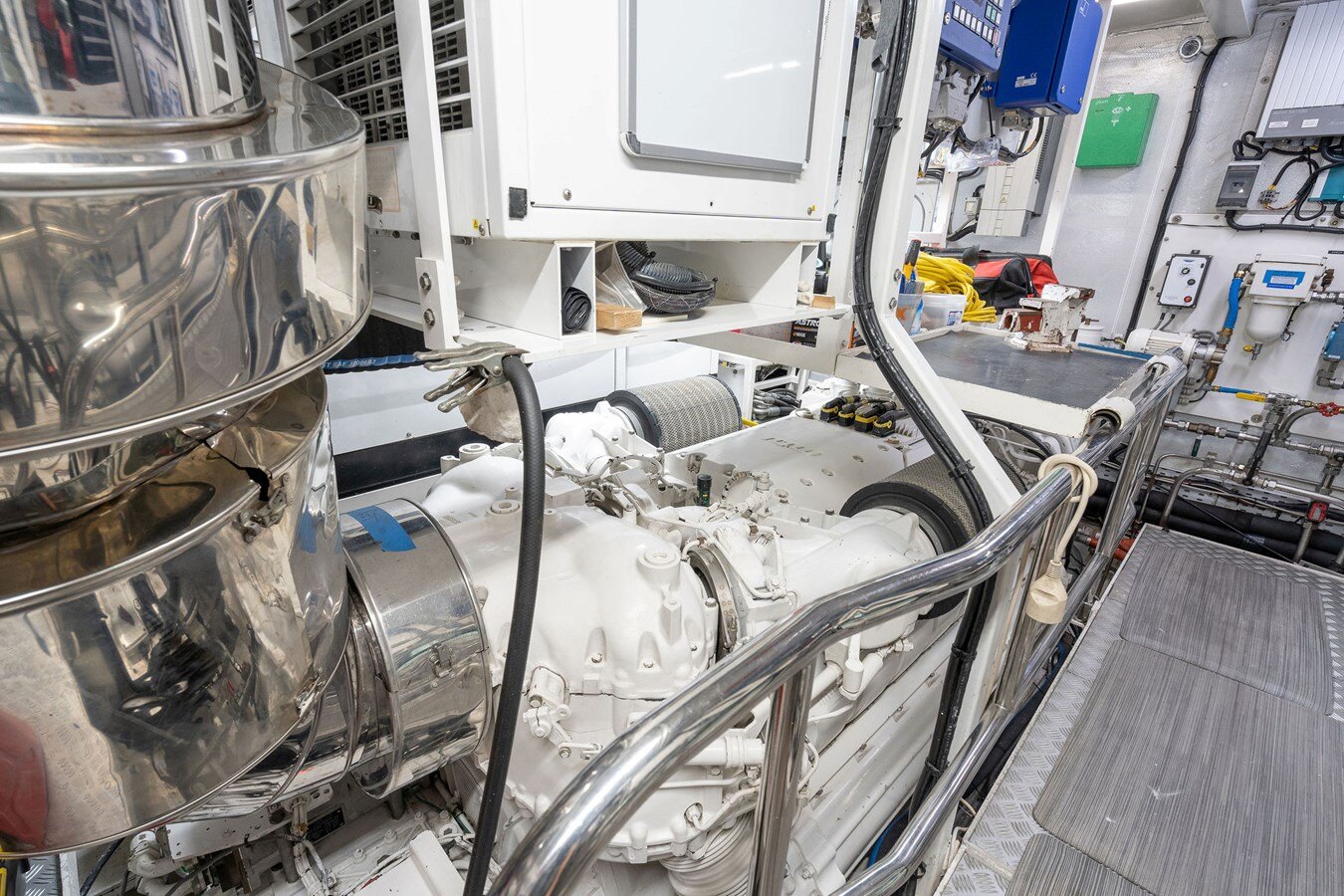 2009-princess-yachts-95-cf80c3