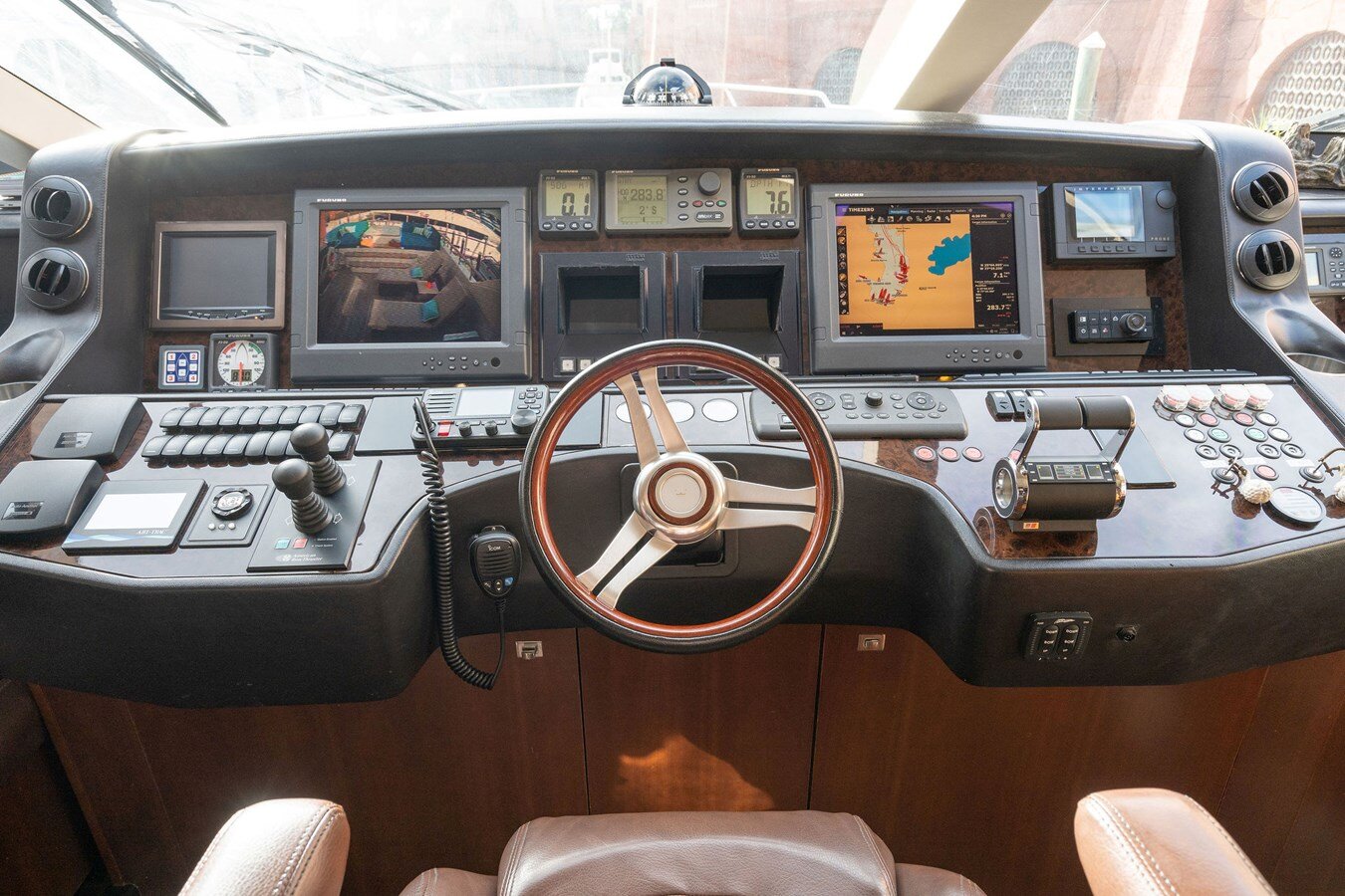 2009-princess-yachts-95-cf80c3