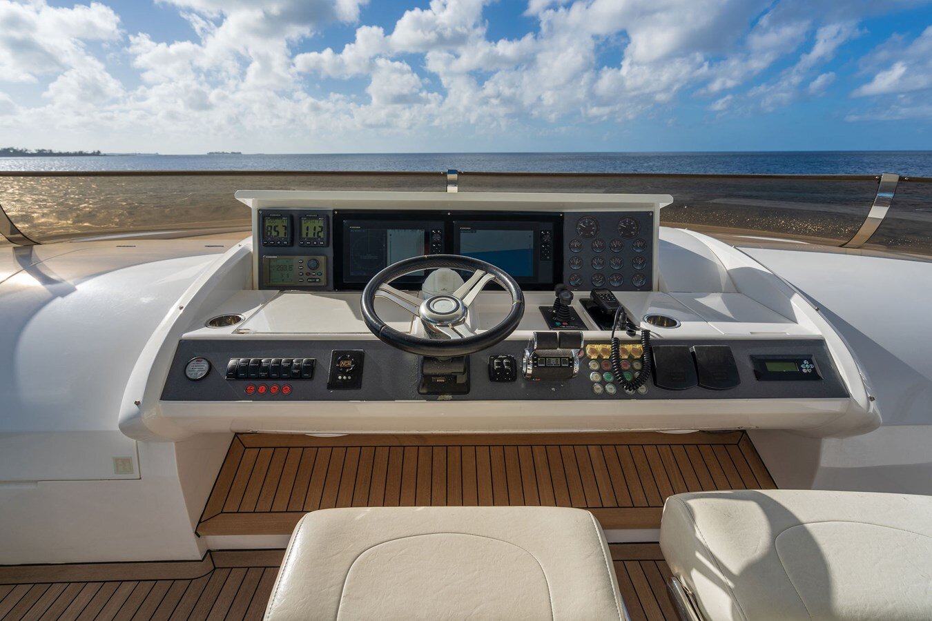 2009-princess-yachts-95-cf80c3