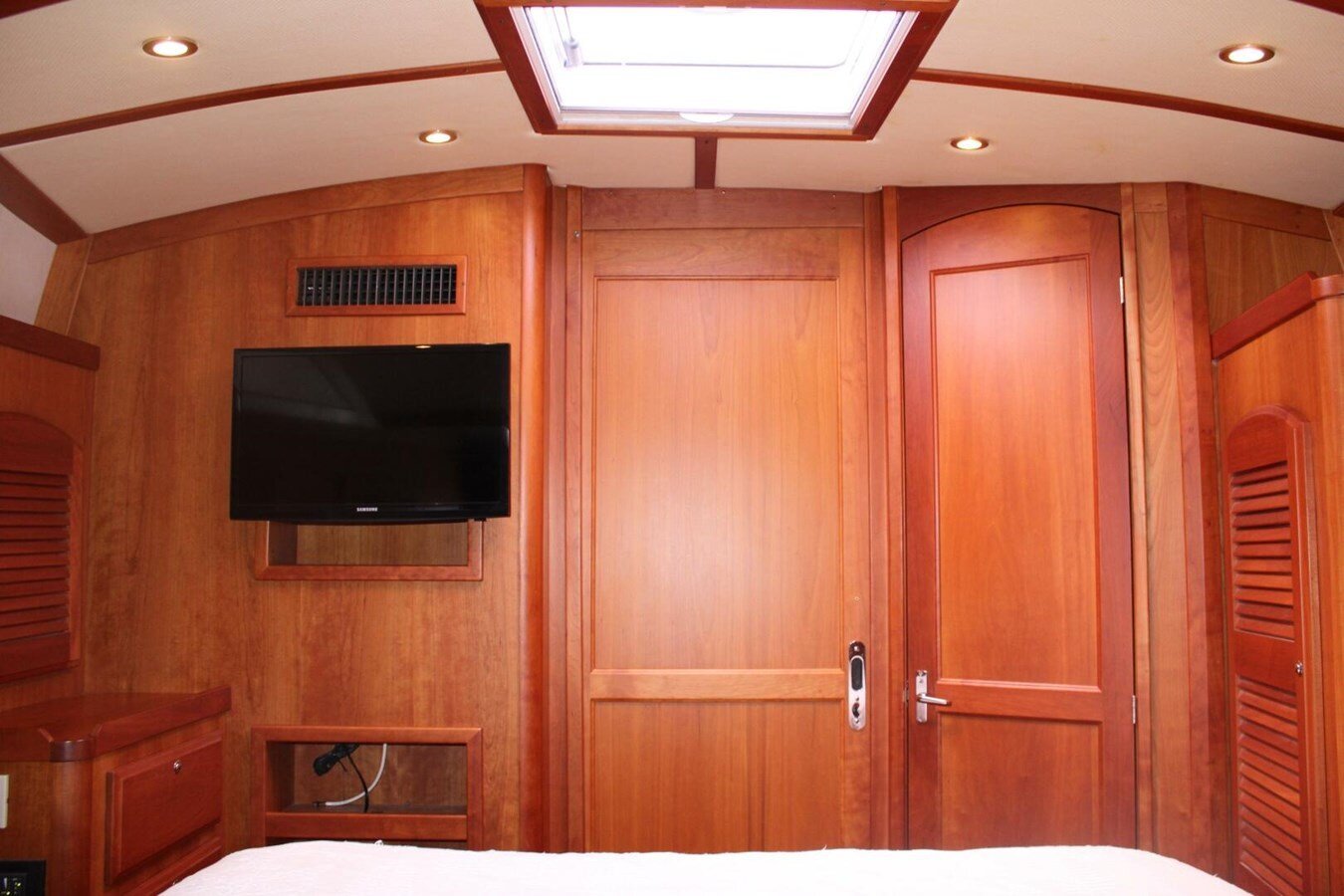 2009-sabre-yachts-42-2eb5c7