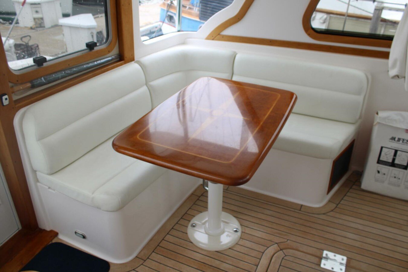 2009-sabre-yachts-42-2eb5c7