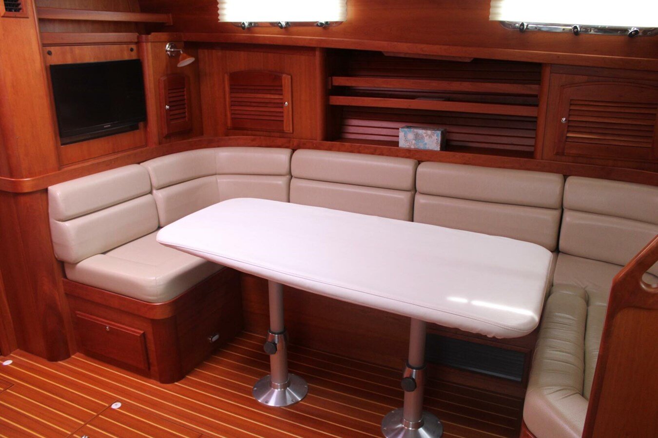 2009-sabre-yachts-42-2eb5c7