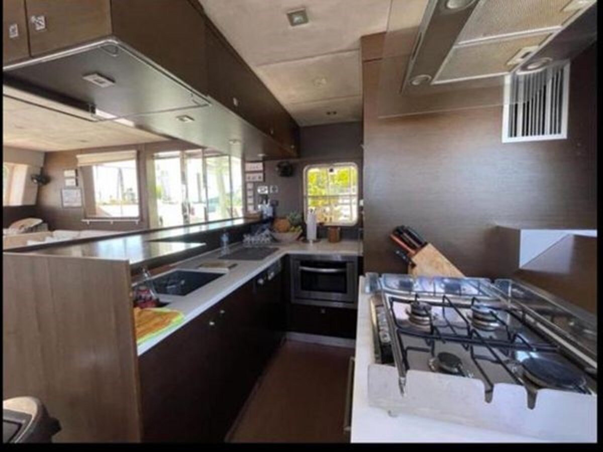 2009-sunreef-62-a41d31