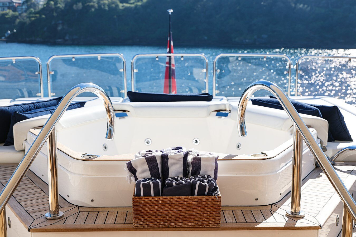 2009-sunseeker-111-7-5a7738