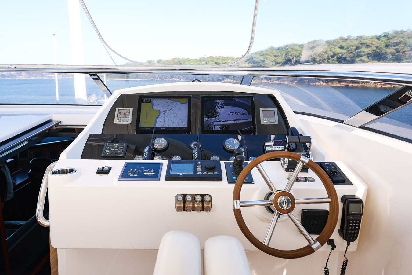 2009-sunseeker-111-7-5a7738