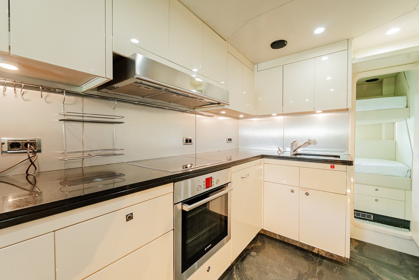 2009-sunseeker-86-7803da