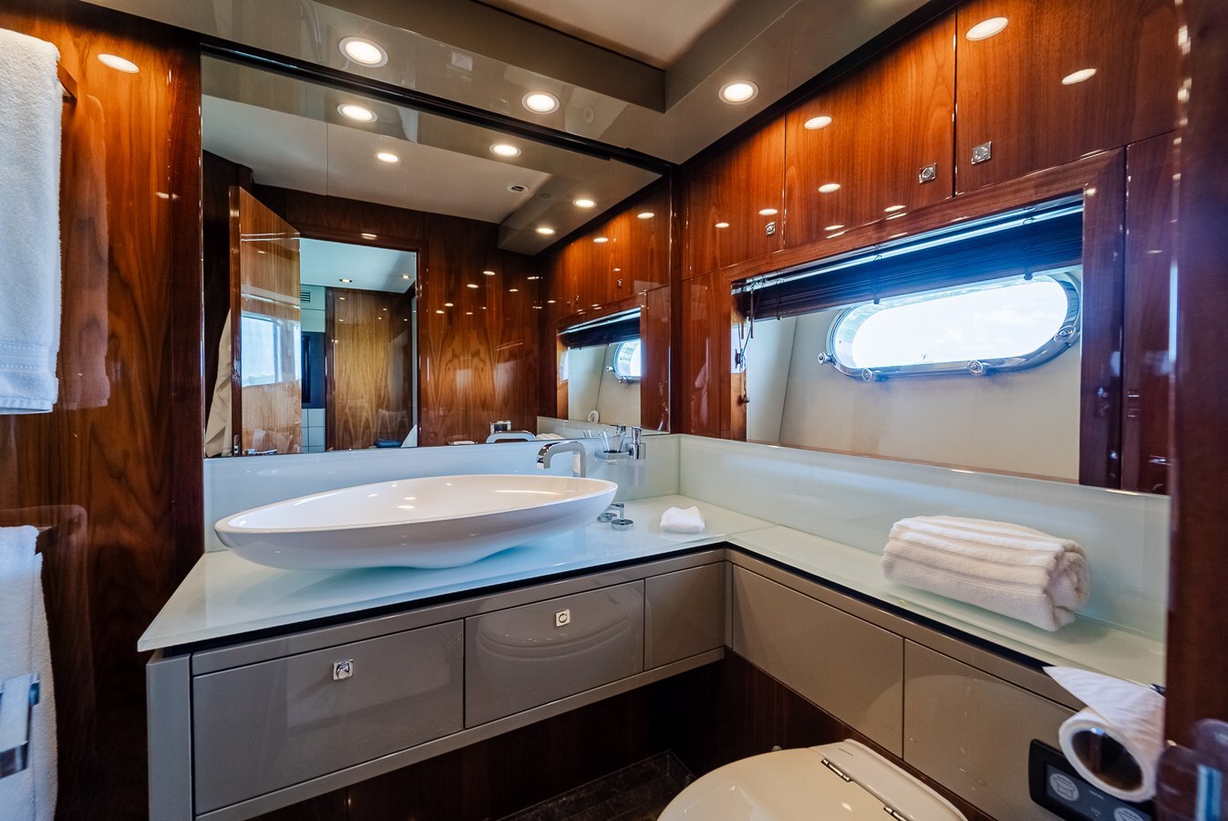 2009-sunseeker-86-7803da