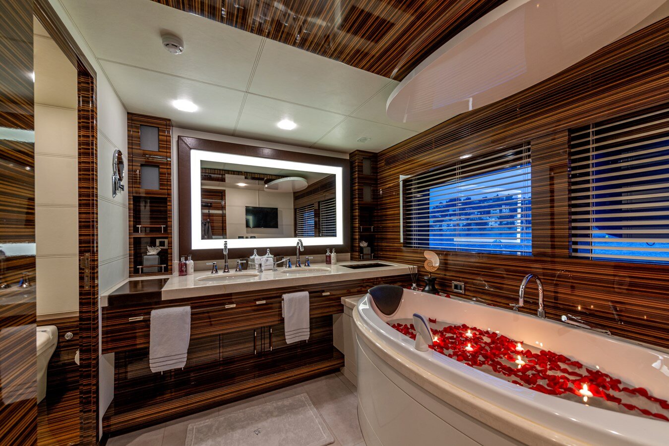 2009 TAMSEN YACHTS 131' 3