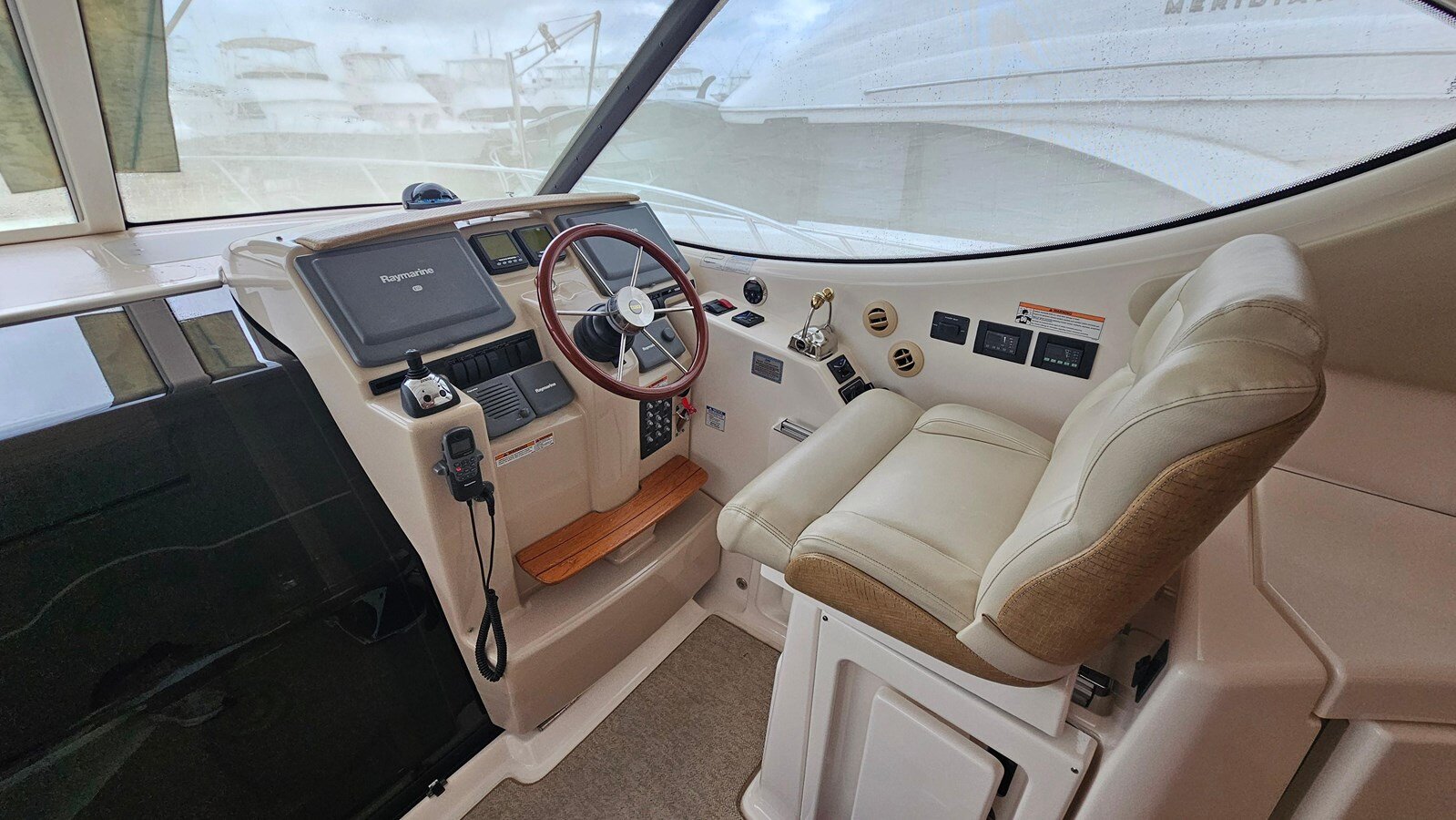 2009-tiara-yachts-39-b14fdb