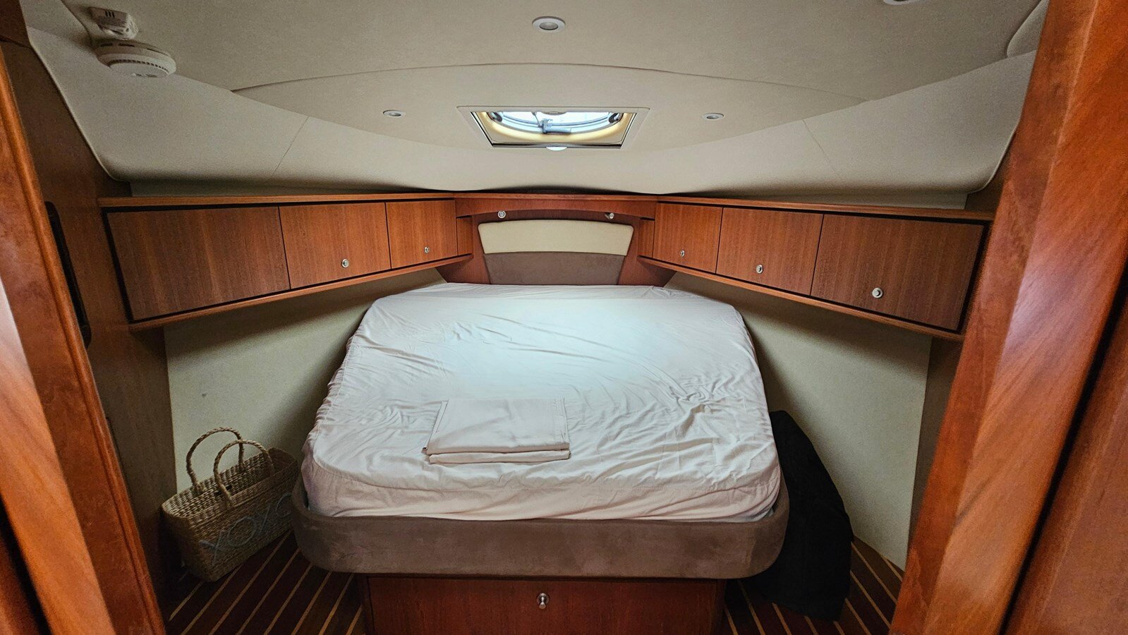 2009-tiara-yachts-39-b14fdb