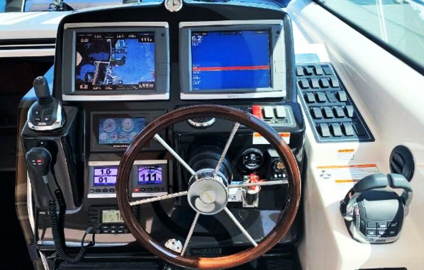 2009-tiara-yachts-45-3-910983