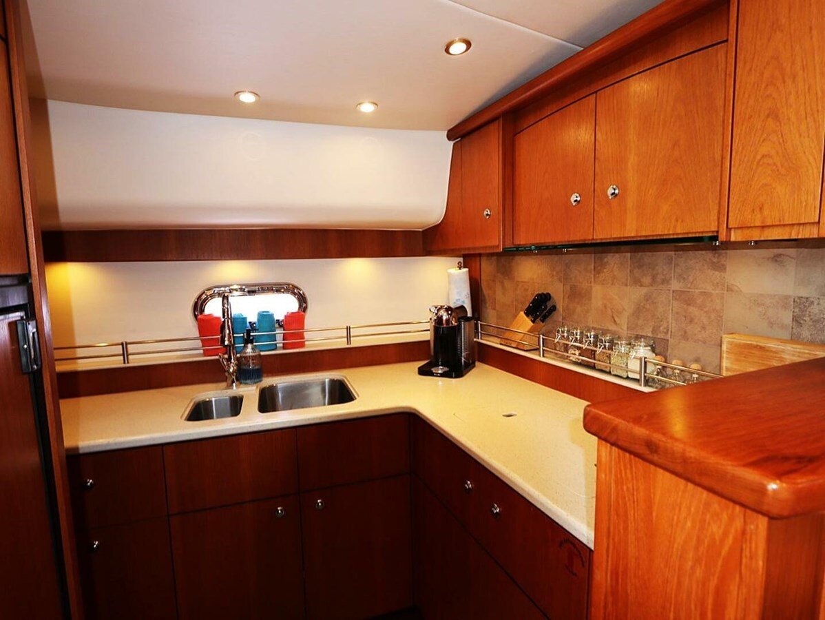 2009-tiara-yachts-45-3-910983