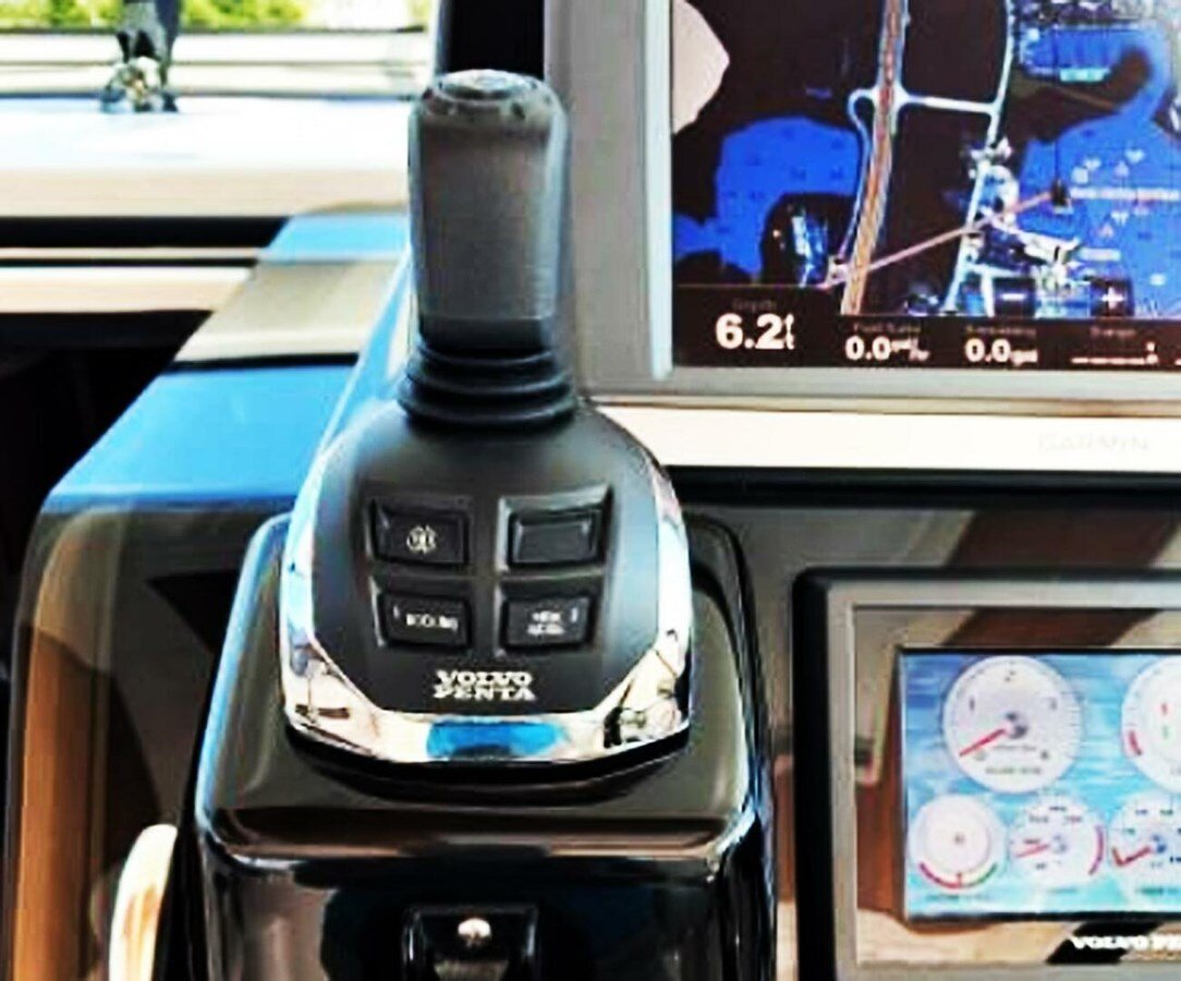 2009-tiara-yachts-45-3-910983