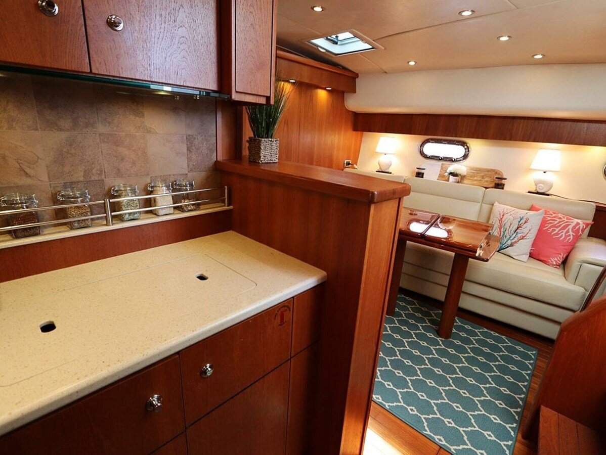 2009-tiara-yachts-45-3-910983