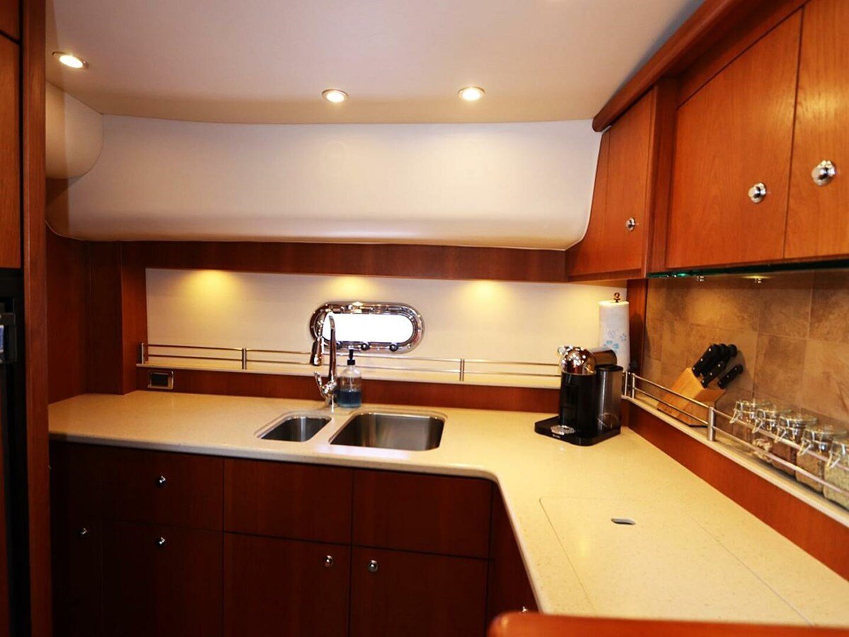 2009-tiara-yachts-45-3-910983