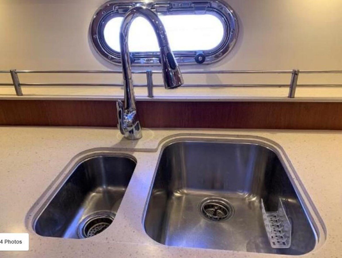 2009-tiara-yachts-45-3-910983