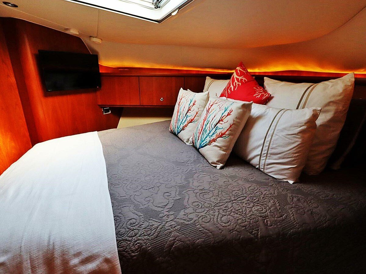 2009-tiara-yachts-45-3-910983