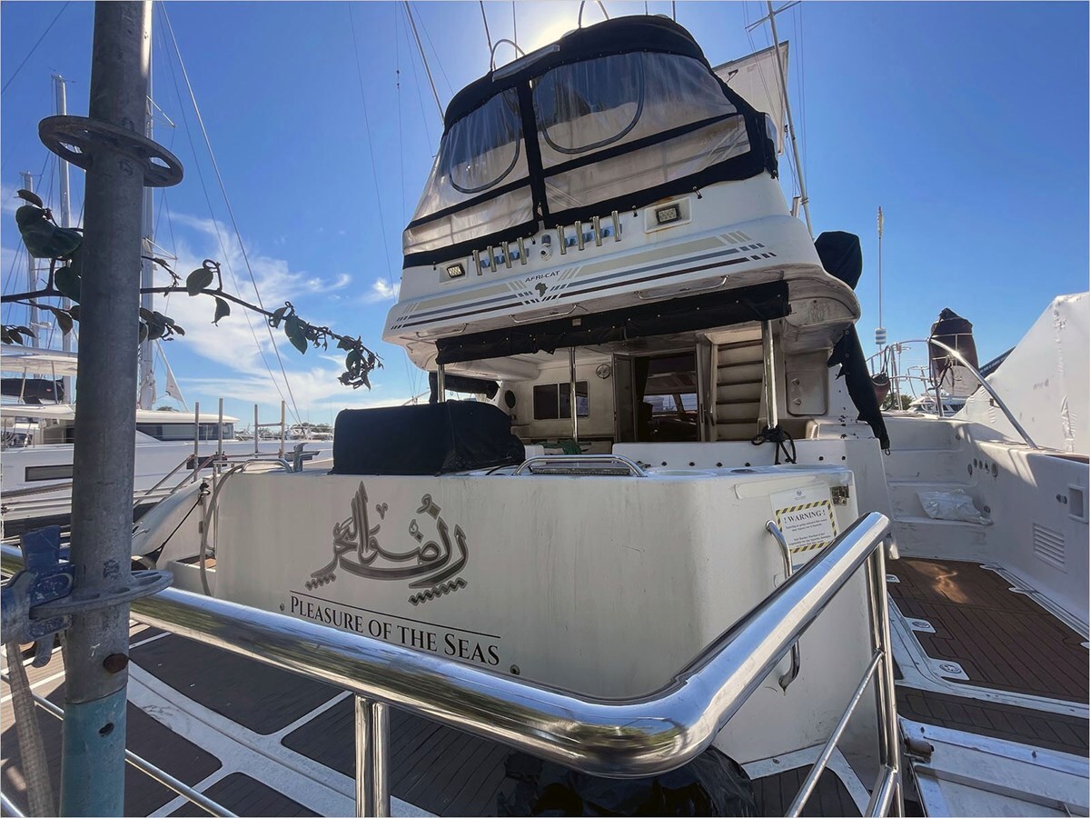 2010-africat-marine-45-1-407b4b