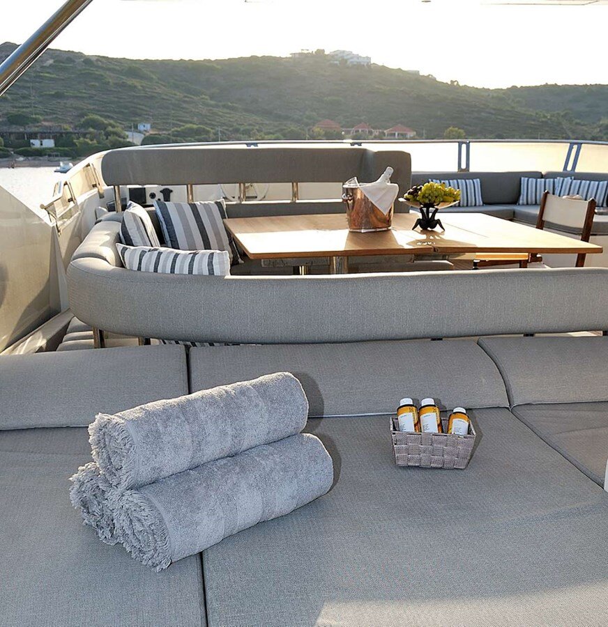 2010 AICON YACHTS 90'