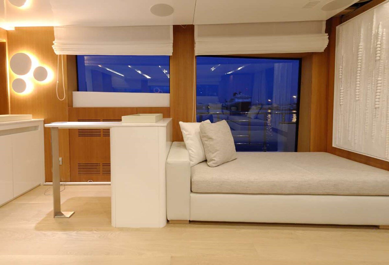 2010 AICON YACHTS 90'