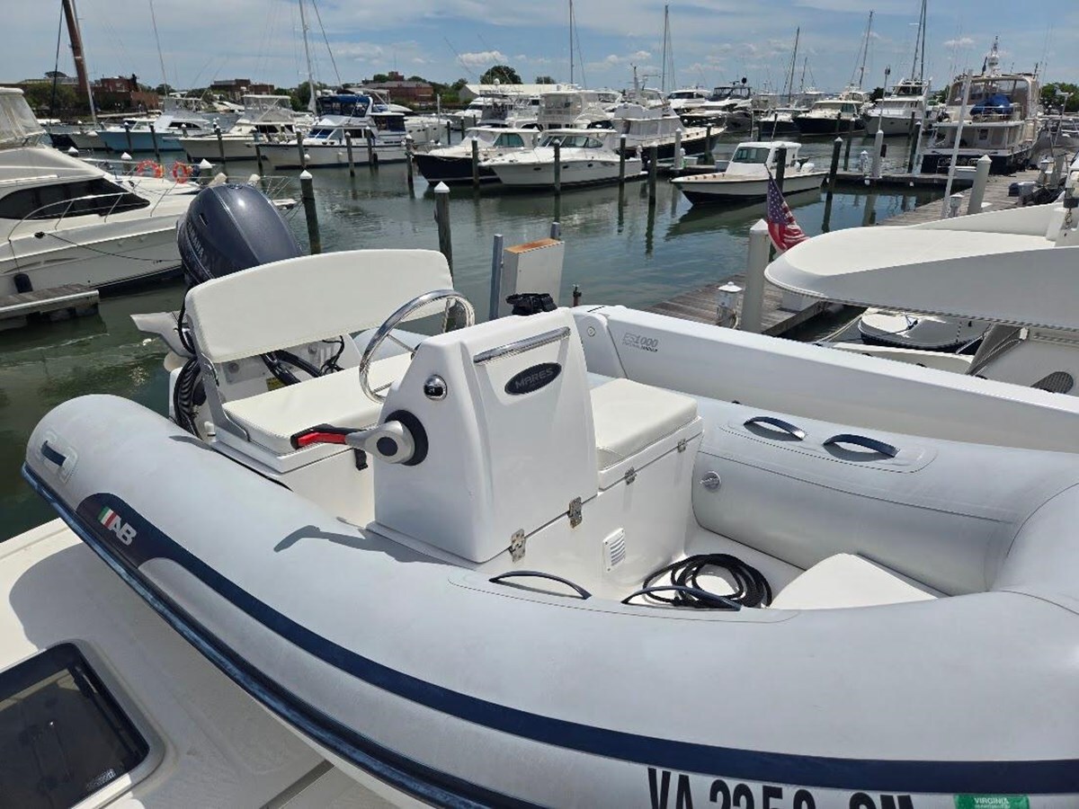 2010-american-tug-52-061aaa