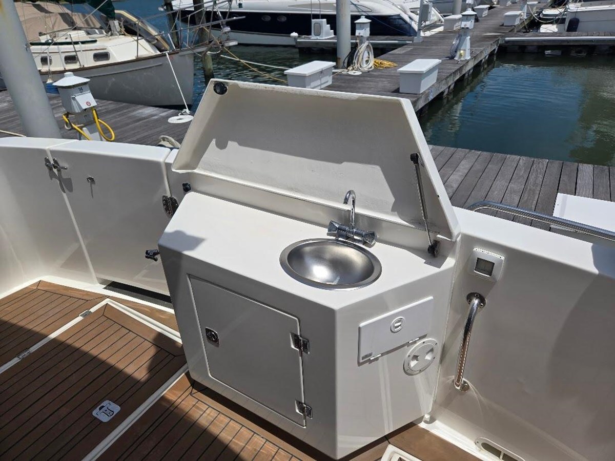 2010-american-tug-52-061aaa