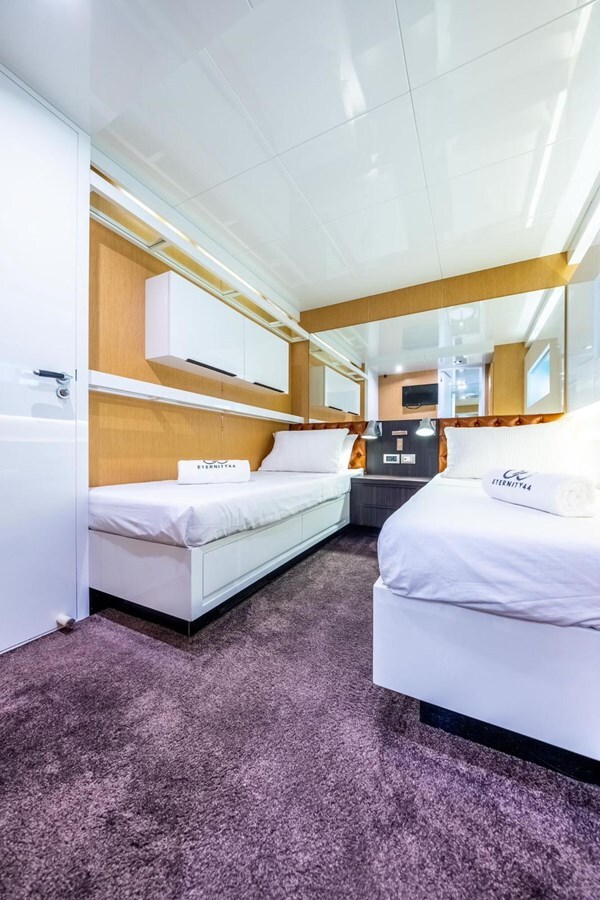 2010 ARCADIA YACHTS 83' 8