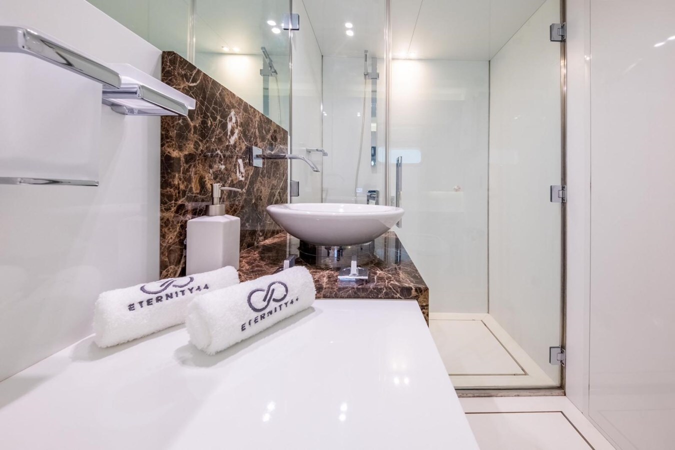 2010 ARCADIA YACHTS 83' 8