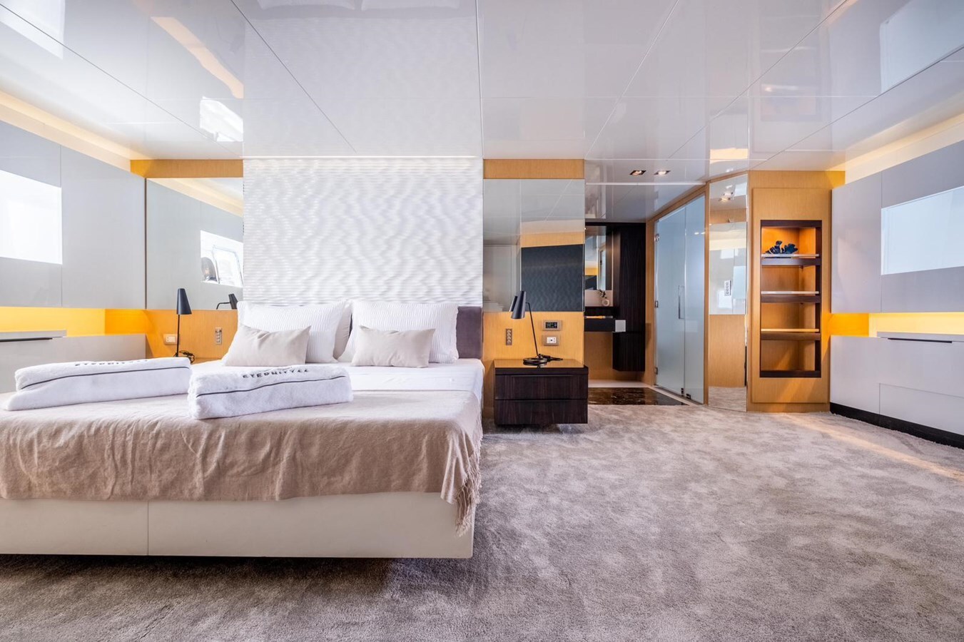 2010 ARCADIA YACHTS 83' 8