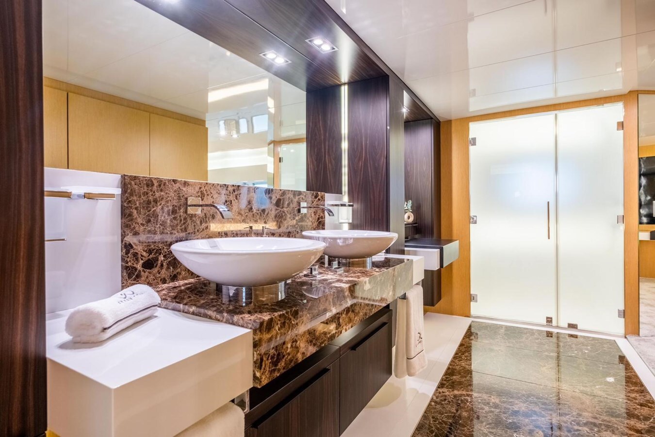 2010 ARCADIA YACHTS 83' 8