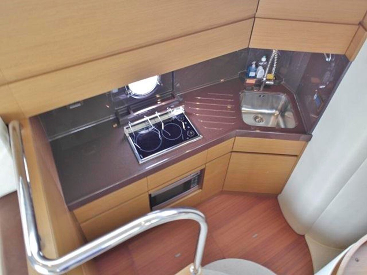 2010-azimut-yachts-43-d223b0