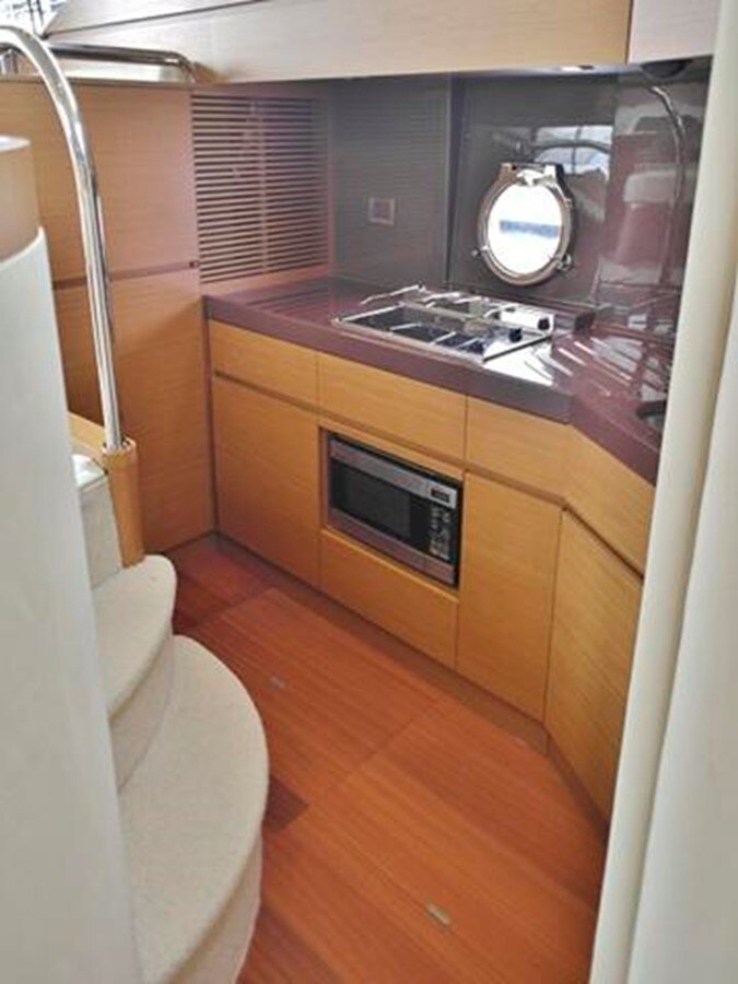 2010-azimut-yachts-43-d223b0