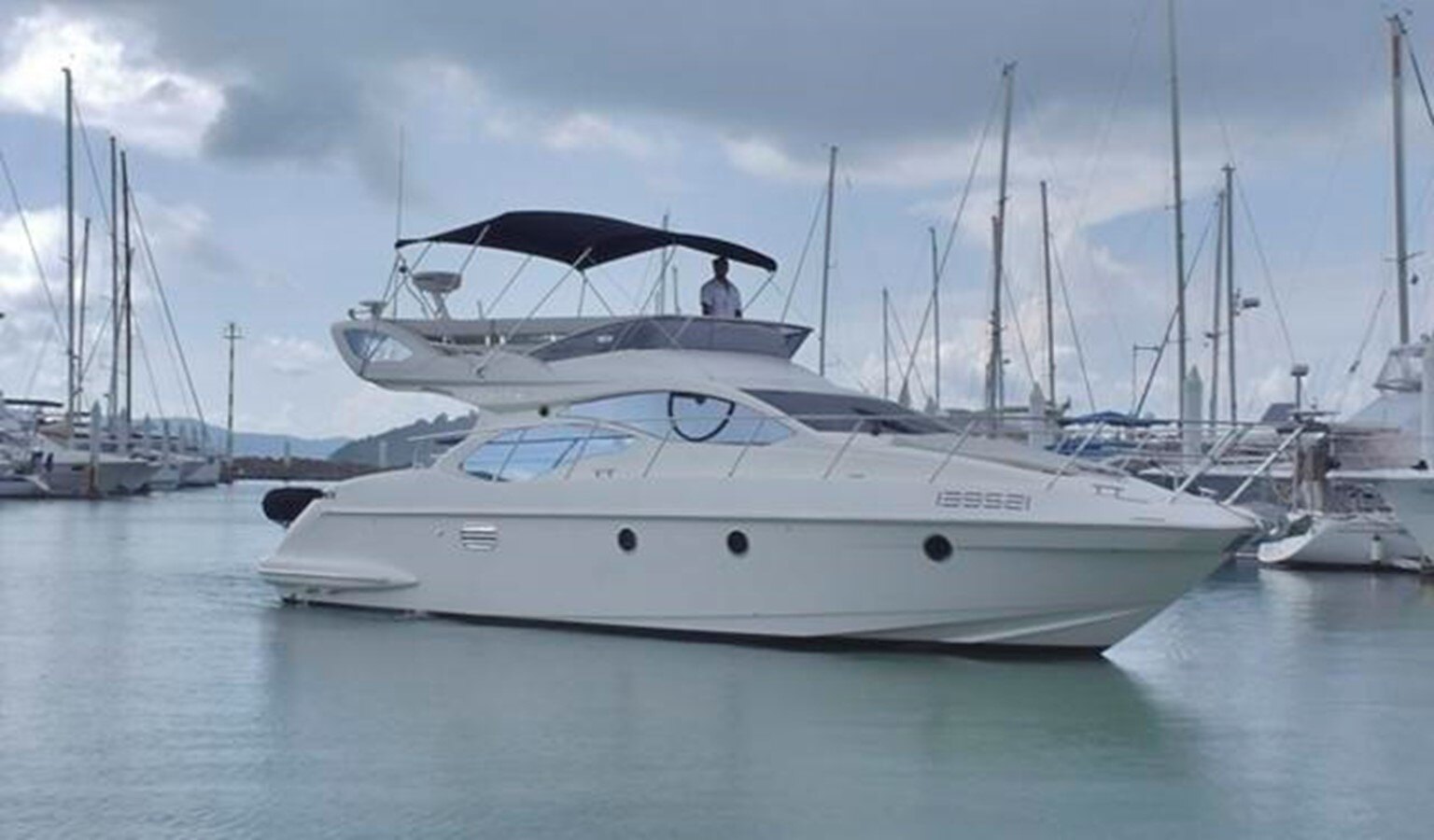 2010-azimut-yachts-43-d223b0