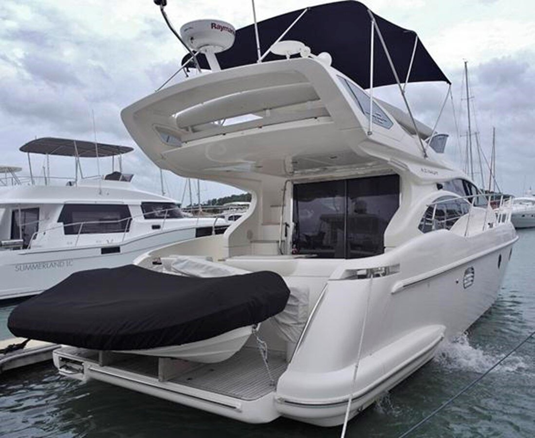 2010-azimut-yachts-43-d223b0