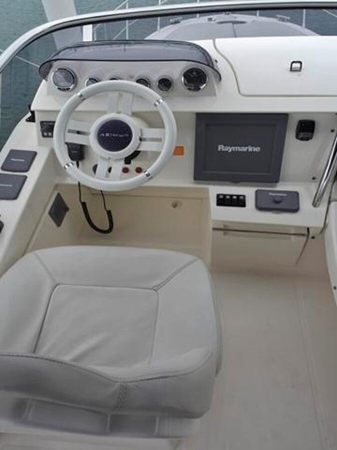 2010-azimut-yachts-43-d223b0